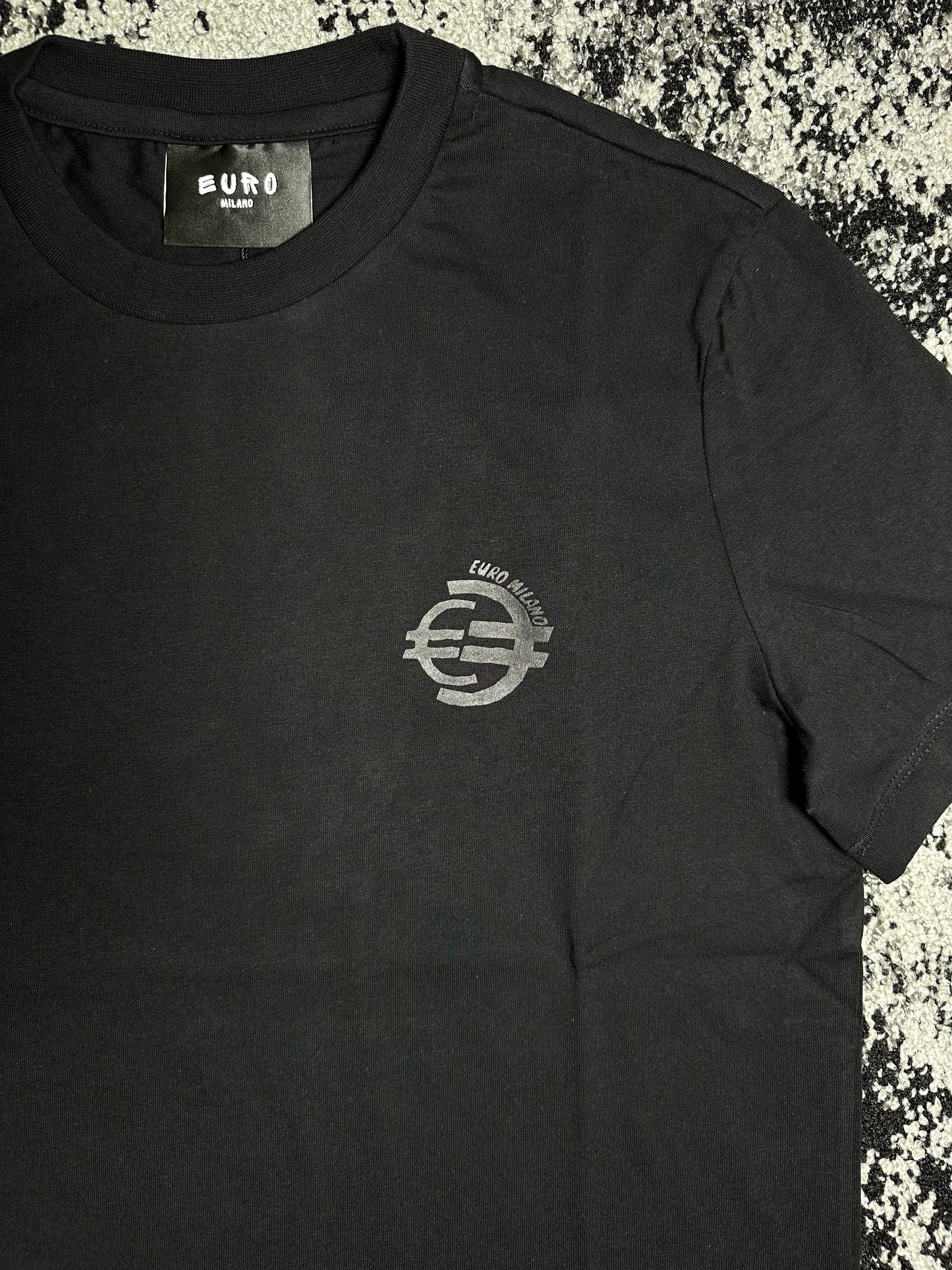 2 Logo Black