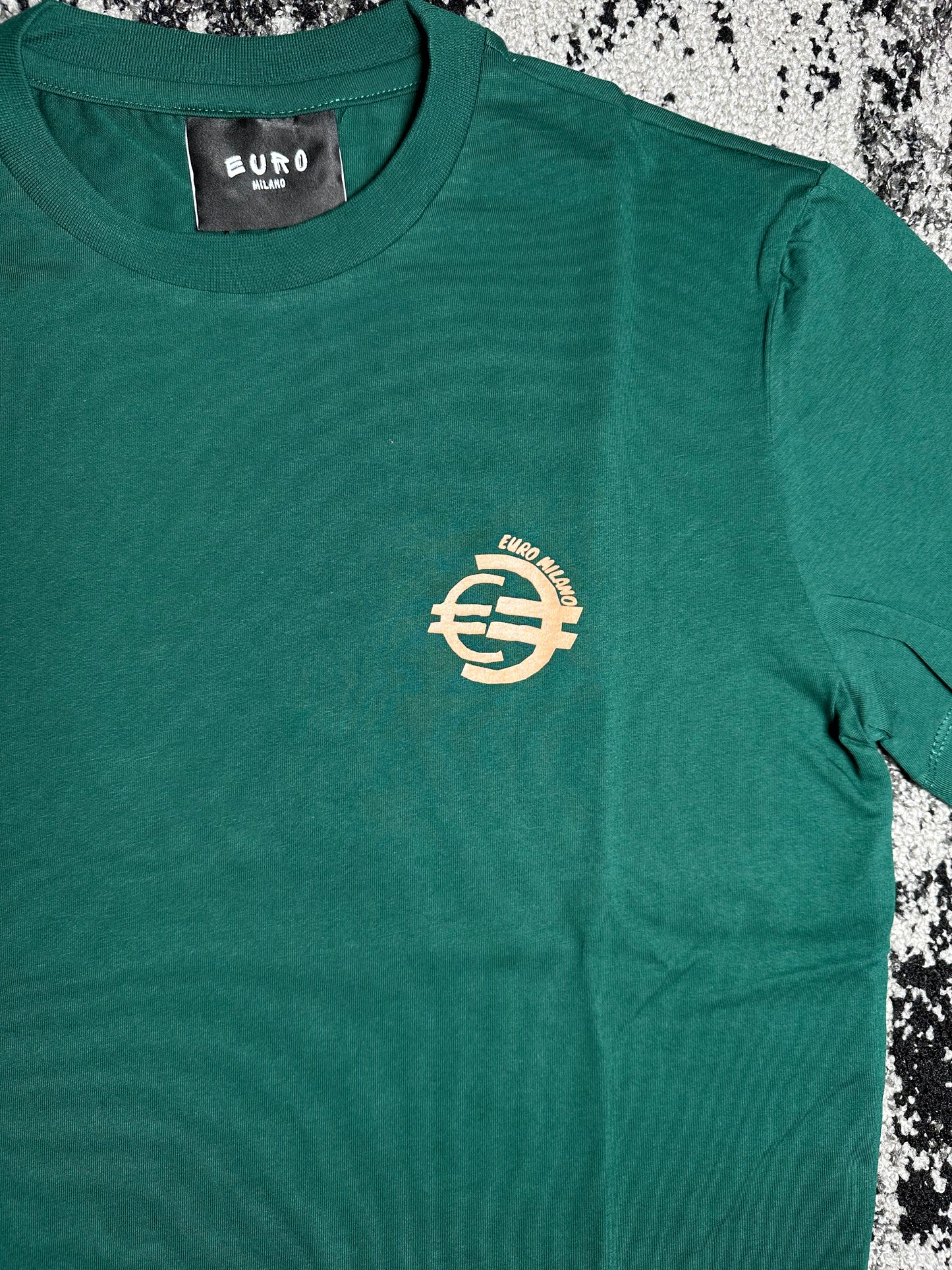 2 Logo Emerald