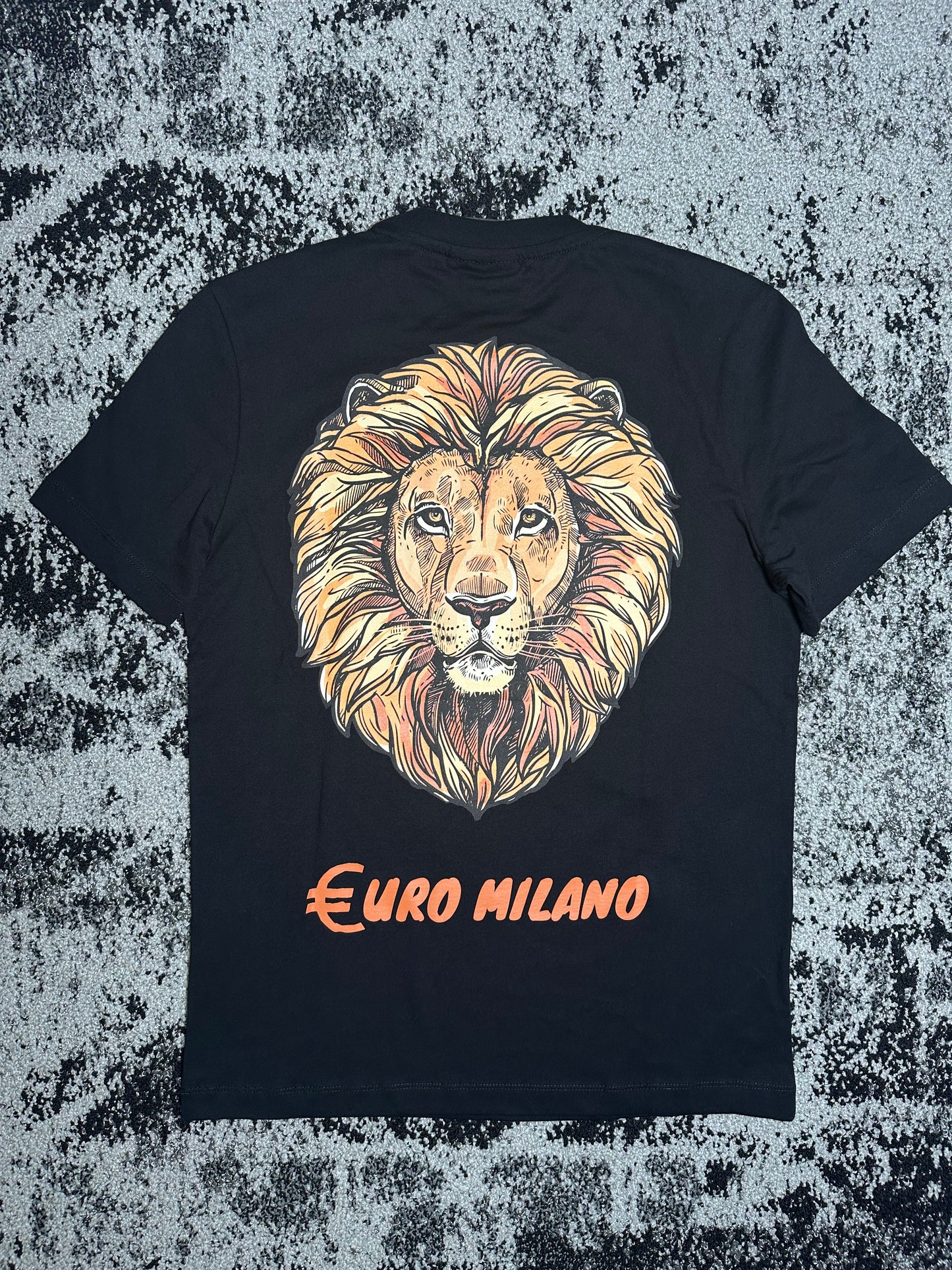 Lion Back Black