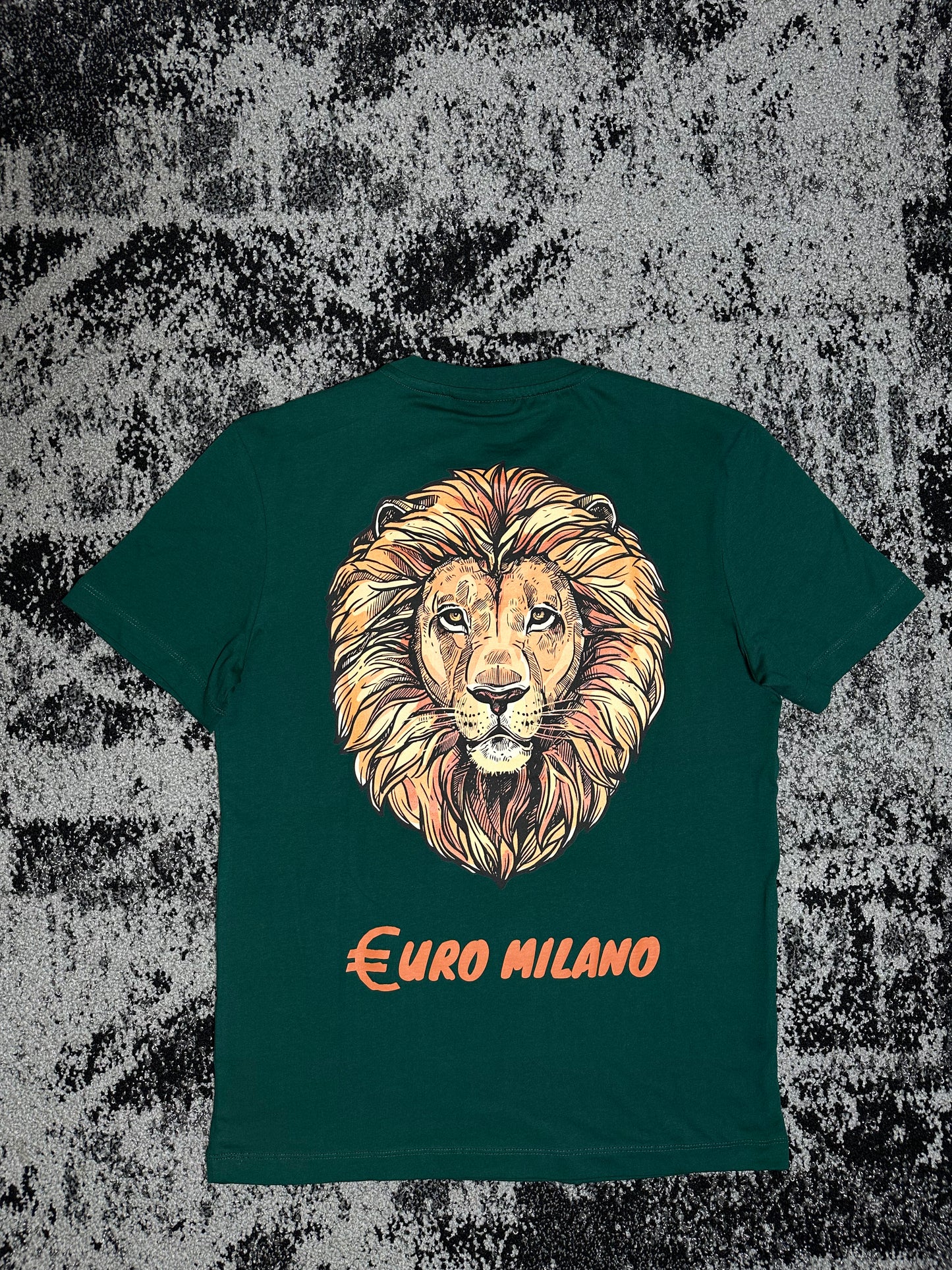 Lion Back Emerald